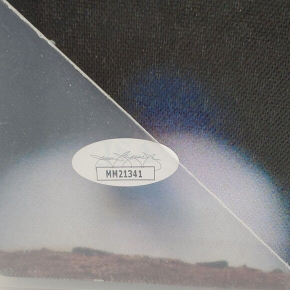 Phil Niekro Signed Canvas HOF 97 Inscribed Atlanta Braves JSA COA - Picture 8 of 9